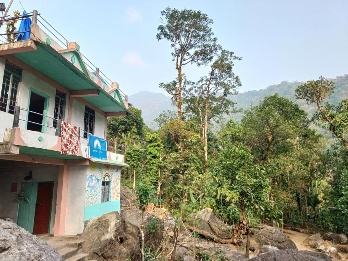 Odyssey Stays Nongriat - 3Kms Trek From Main Road 乞拉朋齐 外观 照片