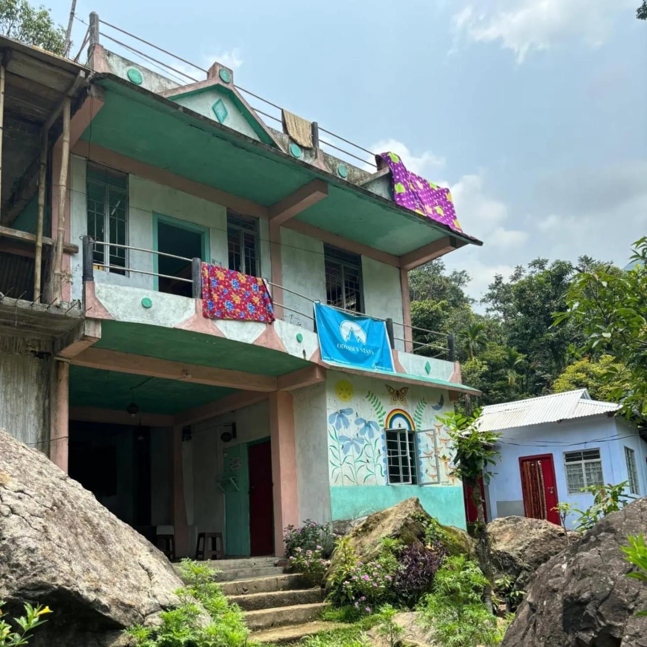 Odyssey Stays Nongriat - 3Kms Trek From Main Road 乞拉朋齐 外观 照片